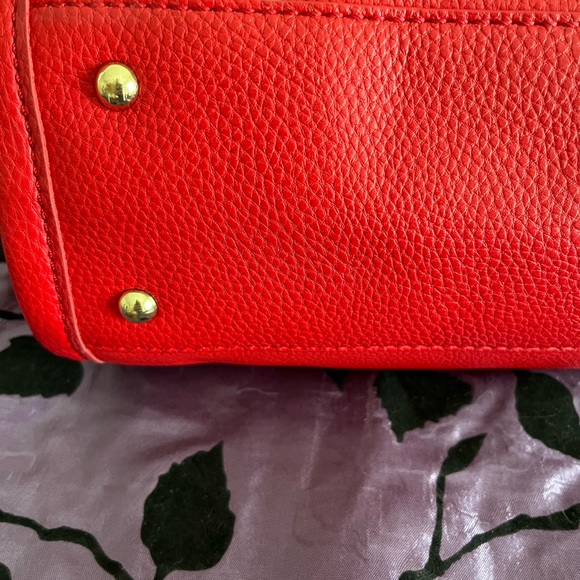 Isaac Mizrahi Red Bag with gold accents - Picture 6 of 16